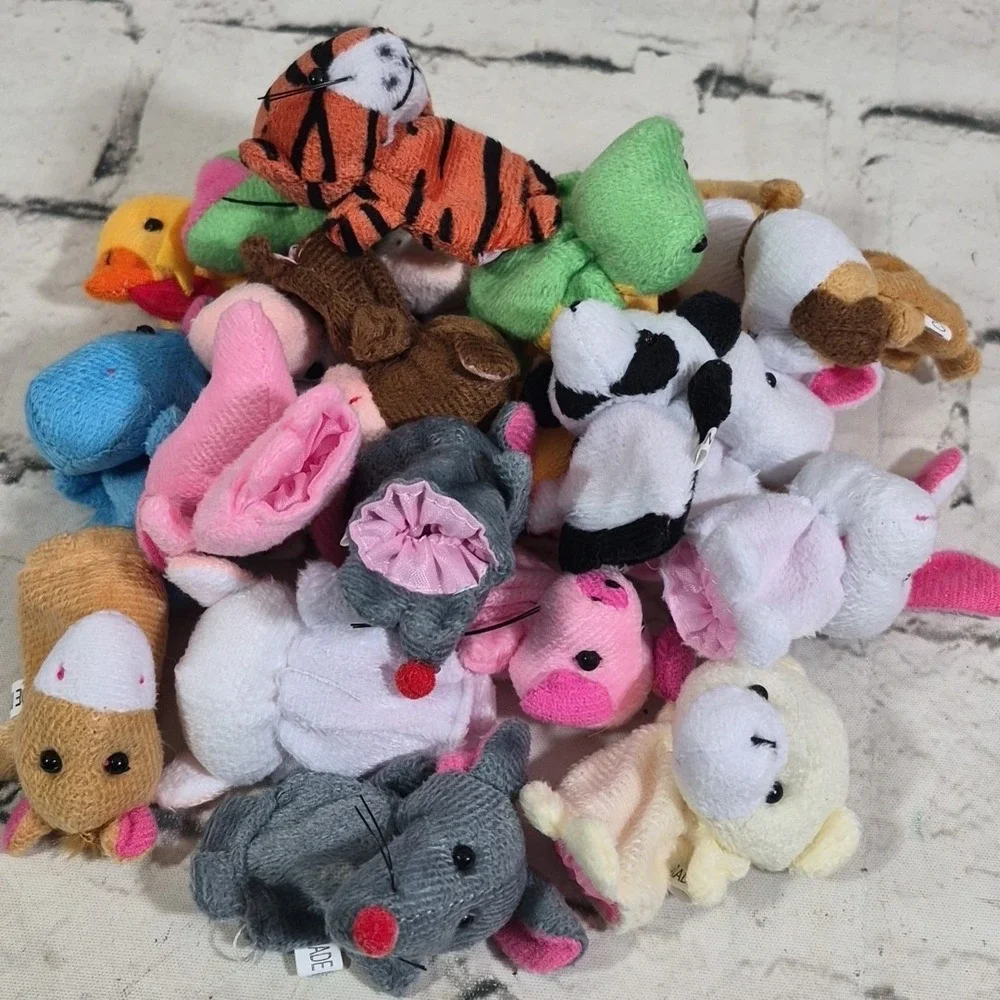 Finger Puppets Mini Animals Large Lot Of 21 Some Pairs‎ Bunnies Tiger Pig Frog